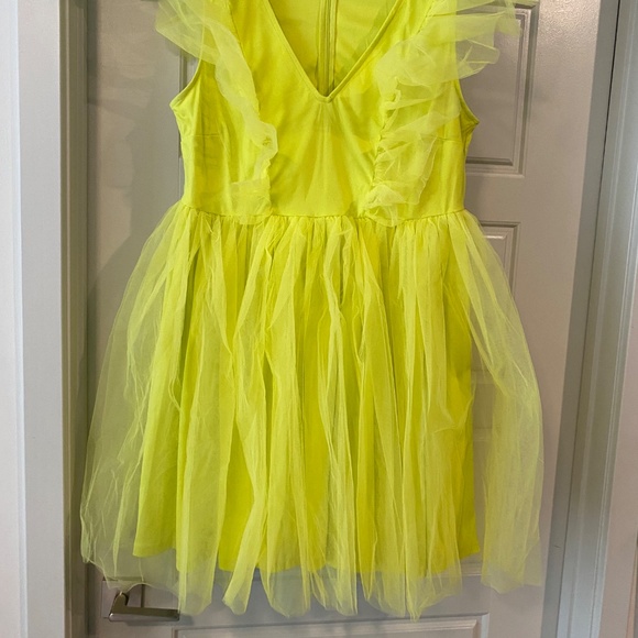 Chartreuse Dress - Picture 4 of 4